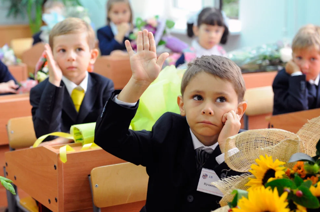 Киевских школьников обяжут исполнять гимн перед уроками