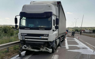 Жуткое ДТП на трассе Киев-Одесса: грузовик сбил насмерть двух мужчин