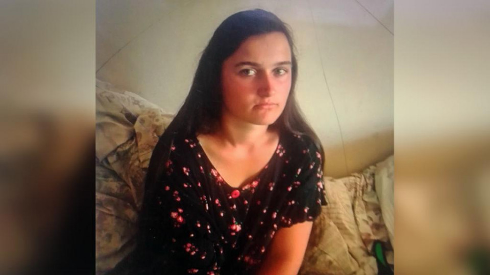 Поехала в Днепр и исчезла: 20-летняя девушка в розовой футболке пропала без вести