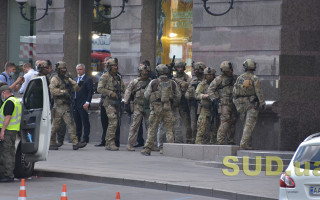 Захват заложников в «Леонардо» и нейтрализация террориста: как это было, фото