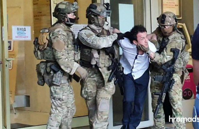 Взрывотехники осмотрели помещение, которое захватывал киевский террорист: подробности