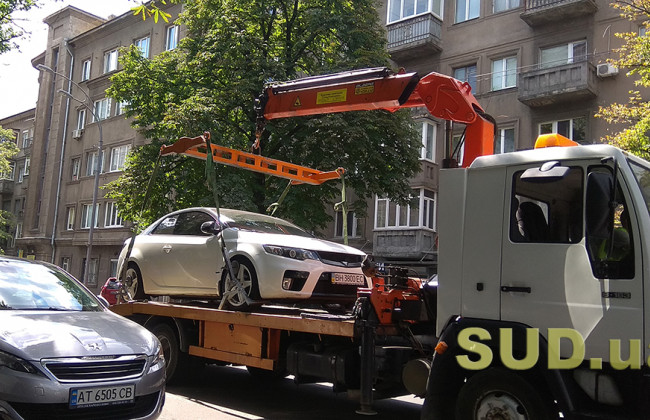 Эвакуация авто на штрафплощадку в Киеве: причины и сумы штрафов