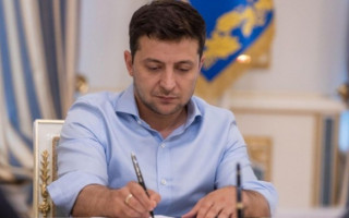 Зеленський підписав закон про збільшення стипендії дітям-сиротам