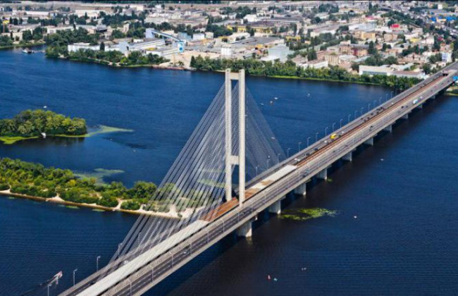 На одном из мостов Киева ограничат движение до конца сентября