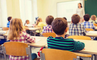 Заняття на свіжому повітрі та дезінфекція: у МОН оприлюднили карантинні правила для шкіл