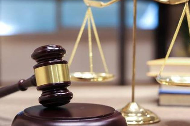 Чи має право представник юридичної особи самостійно засвідчити копію документа про надання йому повноважень з представництва