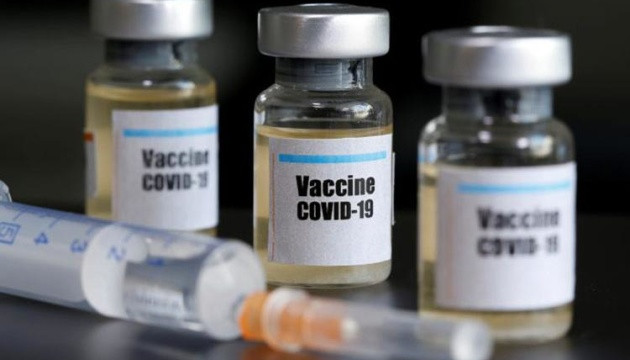 Стало відомо, коли з'явиться перша вакцина від COVID-19