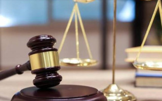 Чи має право представник юридичної особи самостійно засвідчити копію документа про надання йому повноважень з представництва