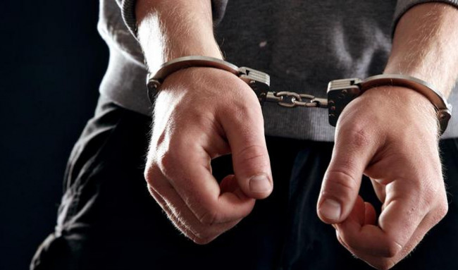 Обікрав непритомну жінку, а тіло викинув у туалет: у Маріуполі розкрили загадкове вбивство