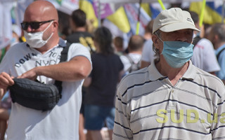 В Украине почти 1600 новых случаев COVID-19