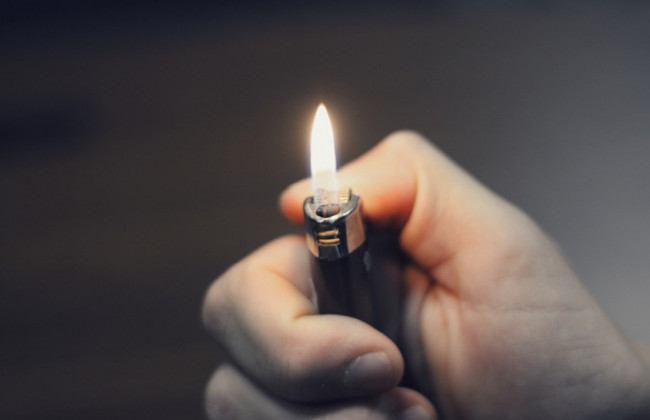 В высотке под Киевом вспыхнул пожар в лифте