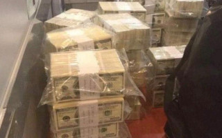 У Києві в екскерівника банку вимагали 5 мільйонів доларів хабара