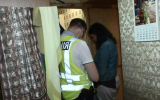 Бил ножом в грудь: в Киеве мужчина убил знакомого