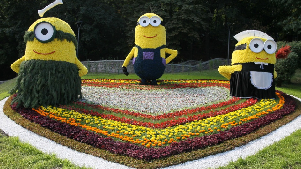 В Киеве на Певческом поле открылась уникальная цветочная выставка: фото
