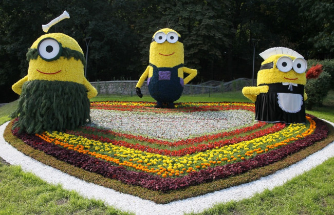 В Киеве на Певческом поле открылась уникальная цветочная выставка: фото