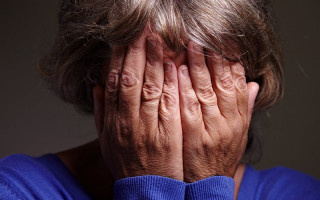 Дерзкие мошенники выманивали деньги у киевских пенсионеров: подробности