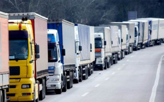 Через спеку в Києві обмежили рух вантажівок