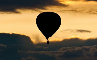 У Німеччині зазнала аварії повітряна куля, є постраждалі: відео