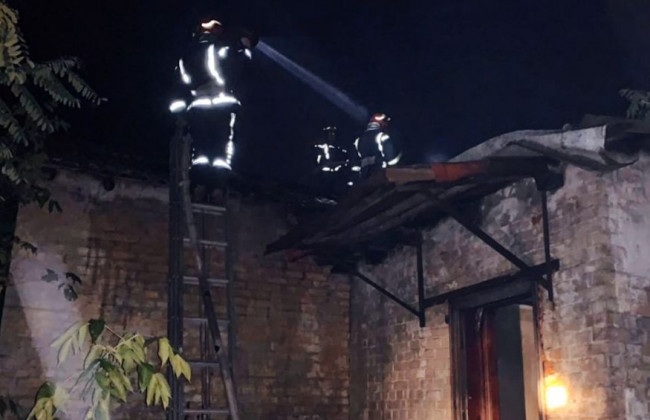 В Киеве вспыхнул серьезный пожар, фото