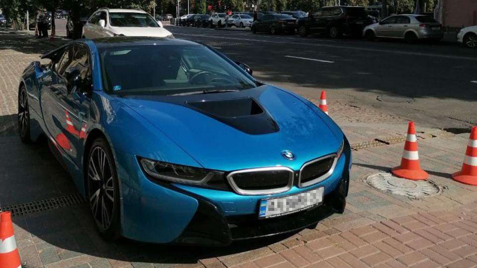 В Киеве засветился элитный автомобиль за несколько миллионов, фото