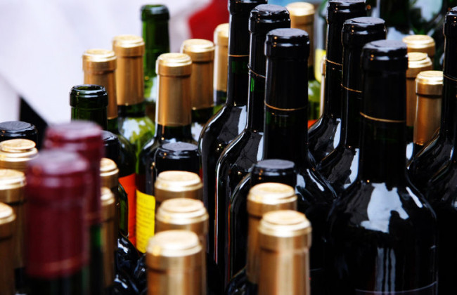 Конфискованные спирт и алкогольные напитки будут уничтожать: Минюст предлагает исключить возможность переработки