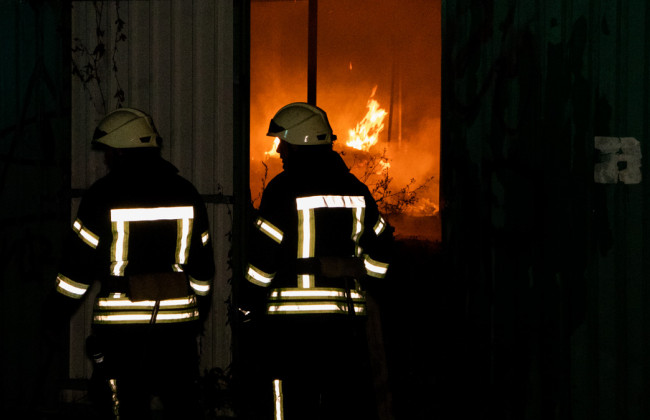 В Киеве ночью горел МАФ: подробности