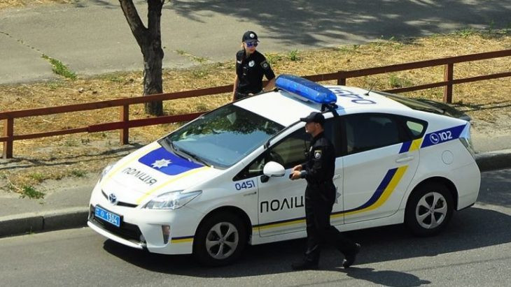 У Києві чоловік обстріляв патрульний автомобіль