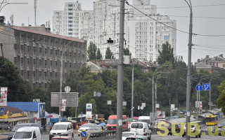 Киевлян предупредили об ограничении движения на мосту Патона