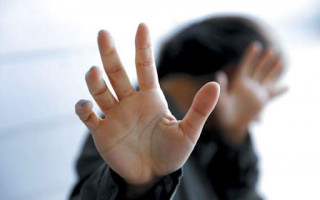 П'яний напад: у Дніпропетровській області жінка побила дитину