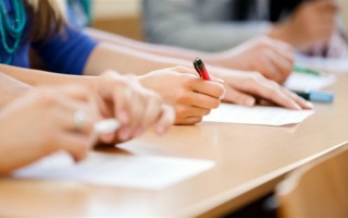 ЗНО на 200 балів у 2020 році склали вдвічі більше учасників, ніж торік - МОН