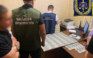 У Борисполі за вимагання $7000 затримали поліцейських