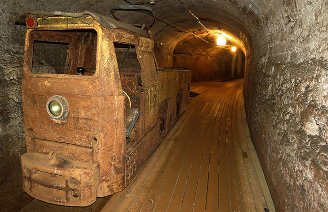 Через спалах COVID-19 в одній з країн закрили найбільшу шахту