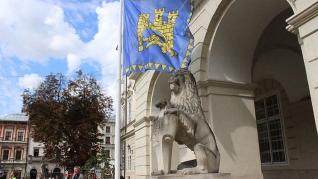 У Львові зафіксовано спалах коронавірусу серед депутатів та чиновників