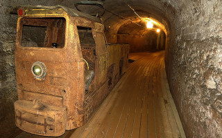 Через спалах COVID-19 в одній з країн закрили найбільшу шахту