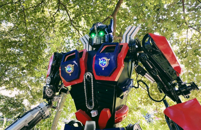 В киевском парке открыли уникальную роботовыставку с экспонатами высотой до 6 метров: фото