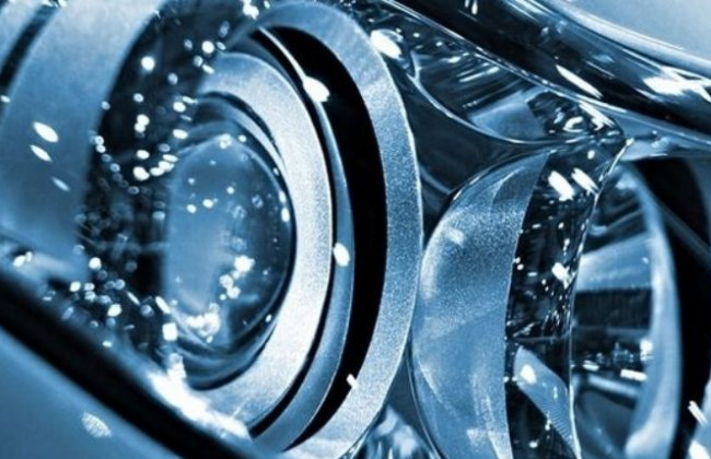 Водителям рассказали, как сохранить автомобильную оптику от повреждений на дороге