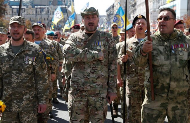 У центрі Києва перекрили рух, вулиці посилено охороняють, карта