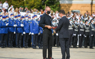 Дзидзьо и Сергей Михалок получили от Зеленского звание заслуженных артистов