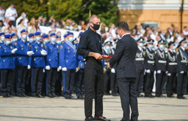 Дзидзьо и Сергей Михалок получили от Зеленского звание заслуженных артистов