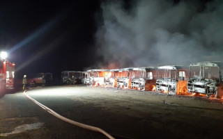 У Черкаській області горів автопарк: відео