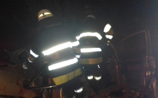 На Київщині автомобіль влетів у паркан, є загиблі