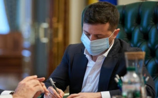 Зеленський присвоїв звання заслуженого 6 юристам