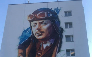 У Києві з’явився мурал з видатним льотчиком: фото