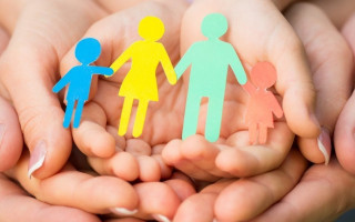 Україна спрощує усиновлення дітей іноземцями в Україні