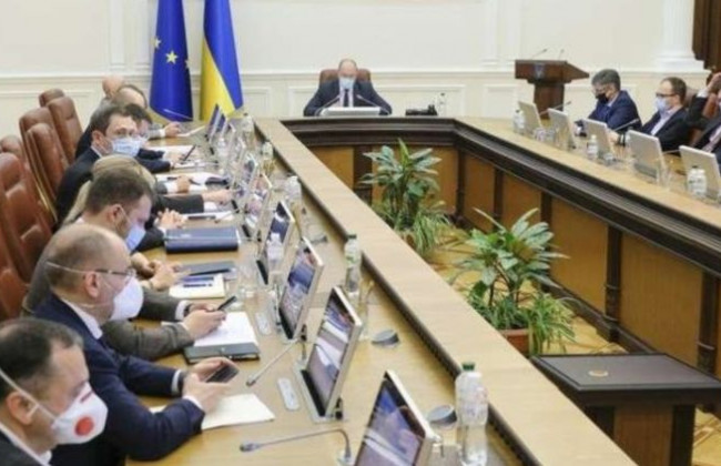 Кабмін підвищив зарплати деяким співробітникам Верховної Ради