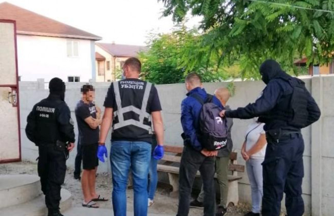 На Дніпропетровщині злочинна група експлуатувала соціально незахищених людей