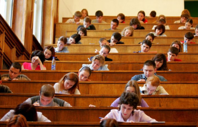 В МОН назвали найпопулярніші виші та спеціальності серед вступників