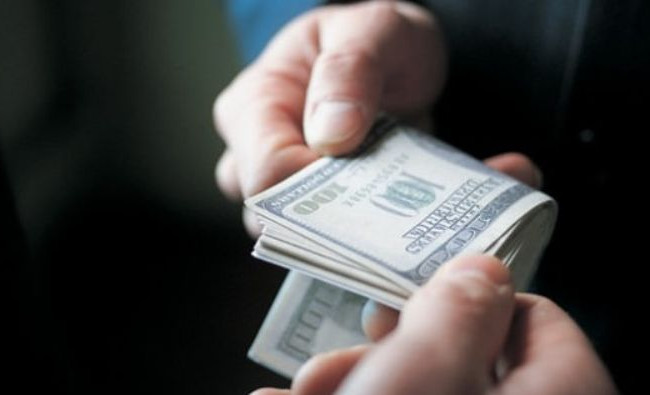 Посадовець столичної поліції погорів на хабарі