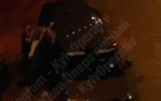 Силой затолкали в машину: в Киеве похитили мужчину, видео