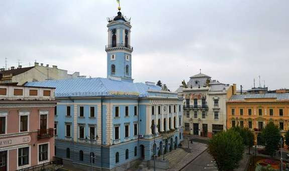 У Чернівцях відкрили кримінальне провадження проти депутатів, які послабили карантин